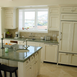 Orange County kitchen cabinets and granite counters